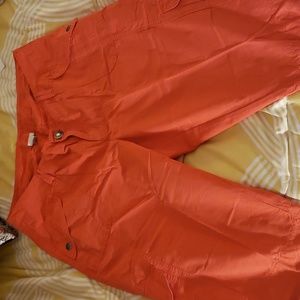 NWOT Orange/Tangerine Cargo Shorts. Knee Length.  Size 16 Venzia